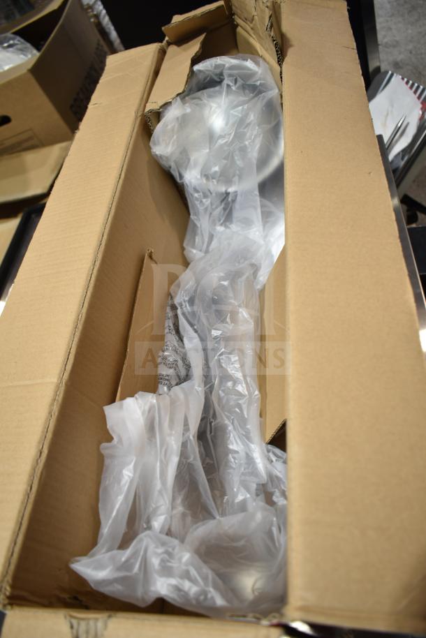 BRAND NEW Scratch and Dent Avantco 177HL24SS 24" heat lamp in box, partially wrapped. 120V, 1 Phase.