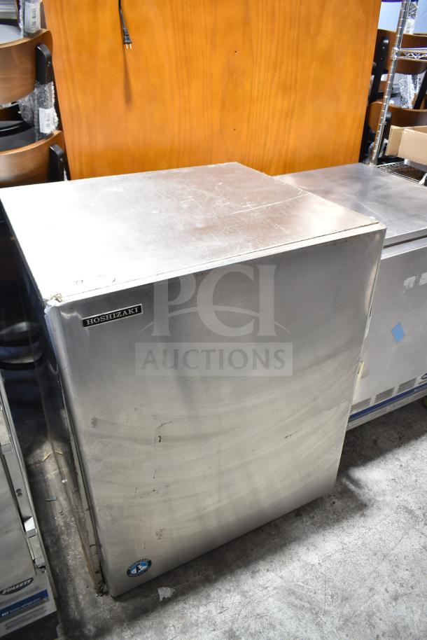 Hoshizaki KM-900MRH commercial ice machine head in stainless steel. Model KM-900MRH, 208-230V, 1 phase. Used condition.