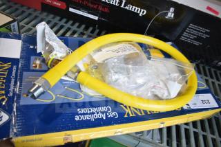 Brand new 48" T&S HG-4D-48K yellow coated steel gas appliance connector hose. Includes FreeSpin fitting and installation kit, 3/4" NPT.
