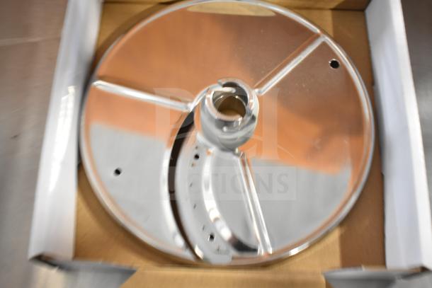 BRAND NEW AvaMix 928MAXCFEED Continuous Feed Attachment with 4 discs, dicing kit for Revolution Max Series, in box.