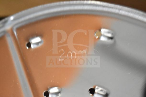 AvaMix 928MAXCFEED continuous feed attachment, brand new, with 2mm shredding disc, visible marking "2mm".