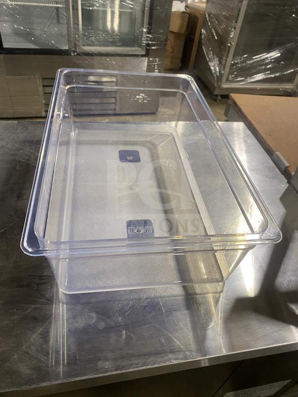 Clear 20.6 Qt Drinkwise Pan by FOH, commercial grade, excellent condition, visible "FOH" marking inside.