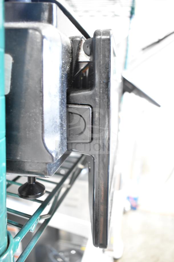 2017 Hobart HTi-7LH26 countertop food portioning scale, tested working, 120/208-240V, 1 phase, black finish.