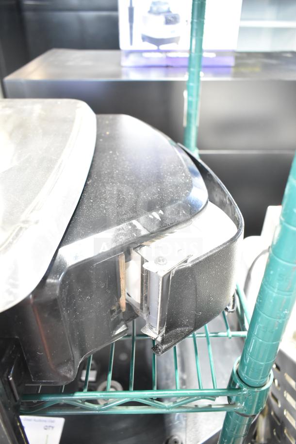 2016 Hobart HTi-7LH26 food portioning scale with screen damage, no power cord. 120/208-240V, tested working.