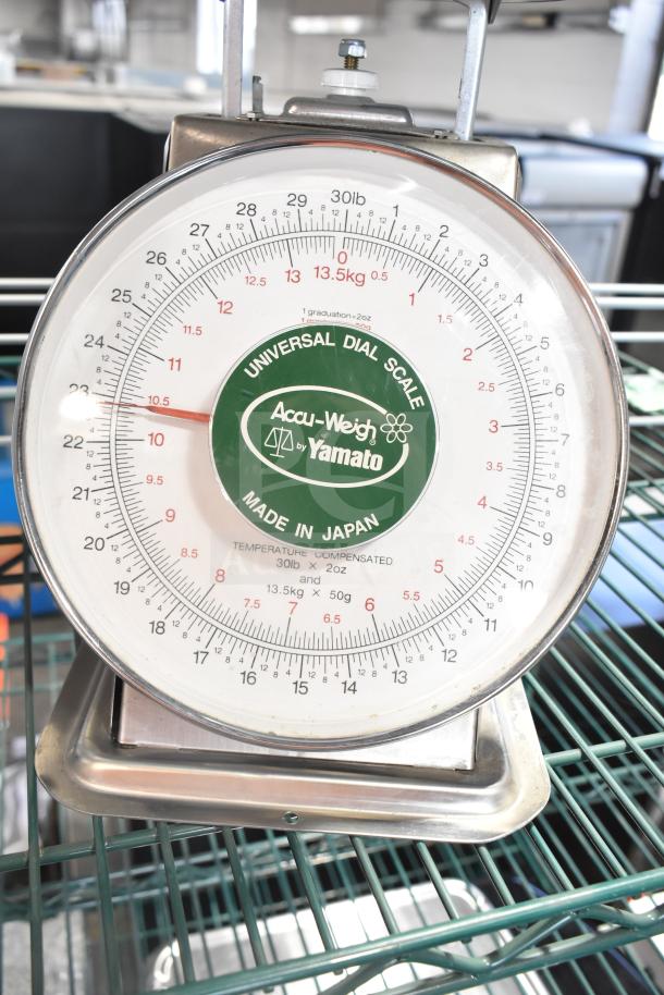 Accu-Weigh Yamato SM(N) scale, universal dial, 30lb capacity, made in Japan, on a metal rack.