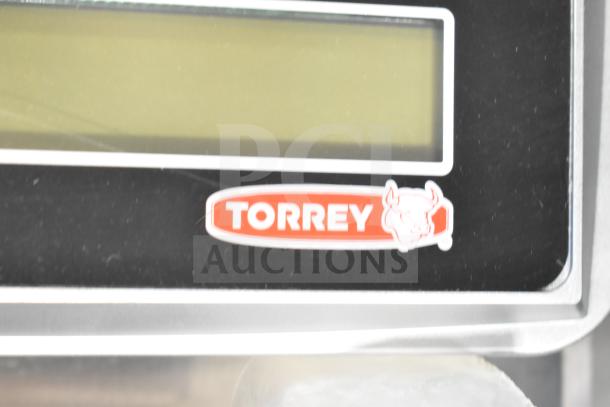 BRAND NEW 2024 Tor Rey W-LABEL40L scale with WiFi, 40 lb. capacity, thermal label printer, minor scratches.