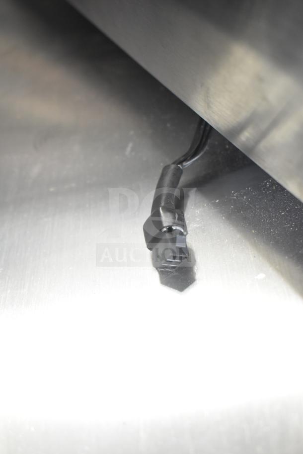 Tor Rey W-LABEL40L scale with WiFi and thermal printer, close-up of connection. New scratch and dent condition.