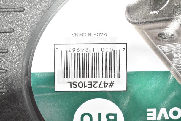 Portable butane stove, Choice 472E10SL, high-performance, new with minor scratches, 8000 BTU. Barcode visible.