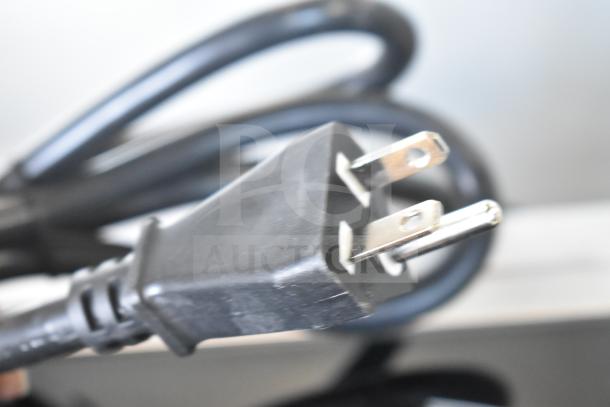 Close-up image of the power plug for a brand new Avantco 177IC3500 countertop induction range, 208-240 volts, 1 phase.