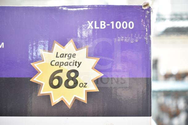 Winco XLB-1000 AccelMix Blender box with "Large Capacity 68 oz" label. 