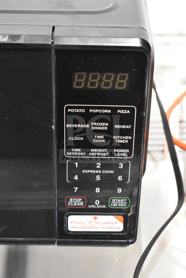 BRAND NEW Hamilton Beach MS8436127995-01 microwave, 2025 model. Scratch and dent. 120V, 1 Phase. Keypad with preset functions.