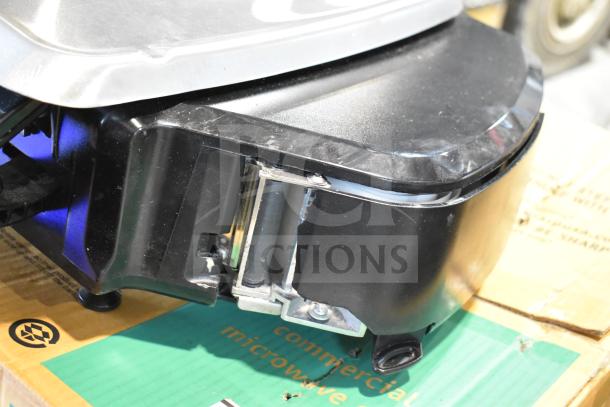 2016 Hobart HTi-7LH commercial food scale. Black, stainless steel top. Tested, working condition. 120/208-240V, 1 Phase.