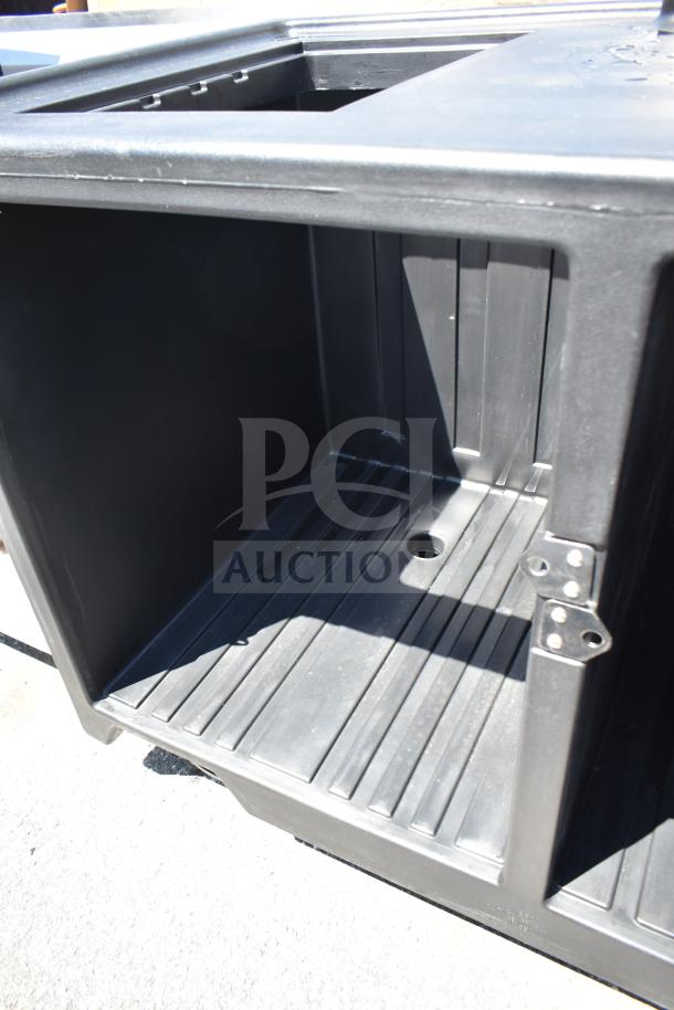 BRAND NEW Cambro CVC55110 Camcruiser Vending Cart, black, 1 counter well, 2 storage compartments, scratch and dent condition.