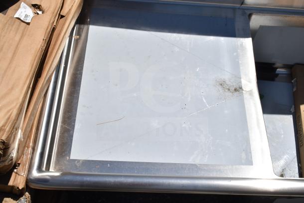 BRAND NEW SCRATCH AND DENT! Regency 600S32323224 121" Three Compartment Commercial Sink - Image 2 of 9