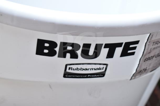 BRAND NEW Brute Rubbermaid 32 Gallon White Trash Can, model 690FG2632WH, slight scratches, durable plastic construction.