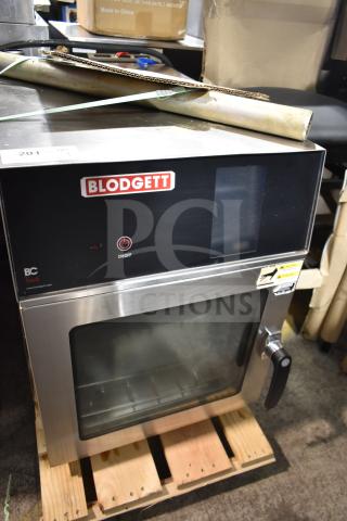 BRAND NEW Blodgett BLCT-6E stainless steel combi convection oven, 208V, 3 Phase, minor scratches on exterior.