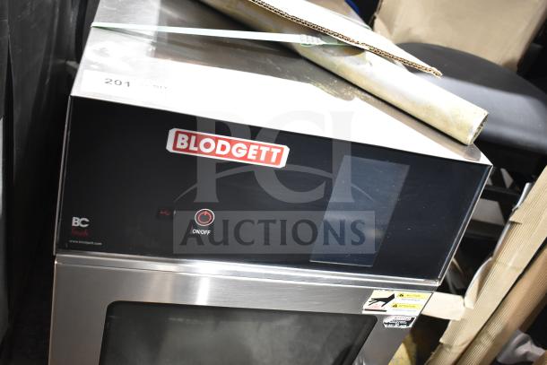 BRAND NEW SCRATCH AND DENT Blodgett BLCT-6E stainless steel combi convection oven, 208 volts, 3 phase, model BLCT-6E.
