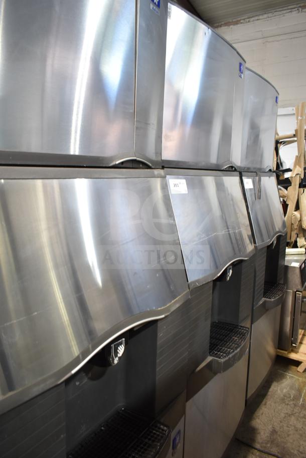 Manitowoc SD0452A ice machine on SPA310 dispenser, stainless steel, 115V. Excellent condition, features front control panel.