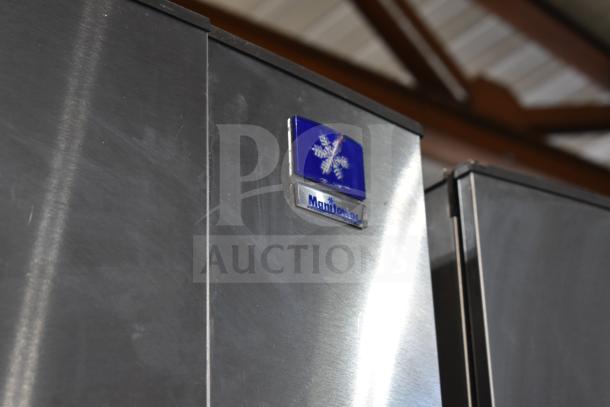 Manitowoc SD0452A ice machine head on SPA310 hotel ice dispenser in good condition, 115V, 1 Phase, steel exterior.