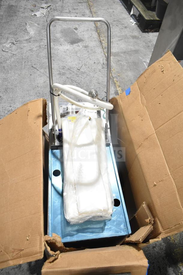 BRAND NEW SCRATCH AND DENT Frymaster PF50 Portable Fryer Oil Filter, 110-120V, 1 Phase, in open box.