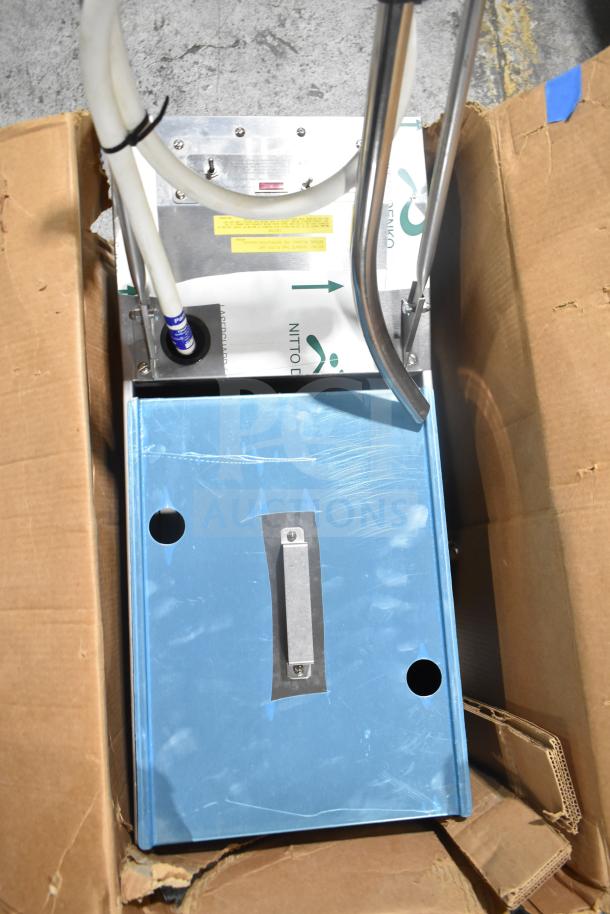 BRAND NEW Frymaster PF50 Portable Fryer Oil Filter, 110-120V, 1 Phase, in original packaging with minor box damage.