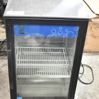 True GDM-06-34-HC Mini Cooler Merchandiser, 115V, 1 Phase, glass door, two shelves, tested and working condition.