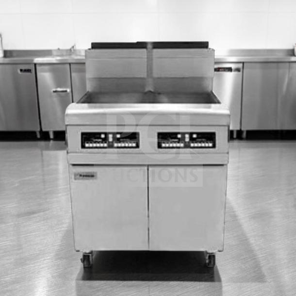 Prime Condition Frymaster FPP245 commercial gas fryer with split pots and built-in filtration system. Fully tested.