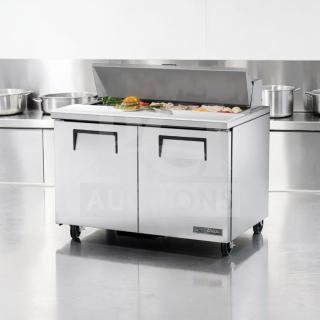 True TSSU-48-12-HC Sandwich/Salad Prep Table, 48", refrigerated base, stainless steel, excellent condition, fully tested.