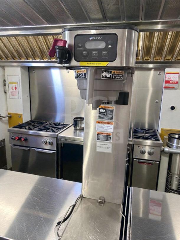 High-grade Bunn ITCB-DV commercial coffee brewer, digital controls, UL listed, fully tested, excellent condition.