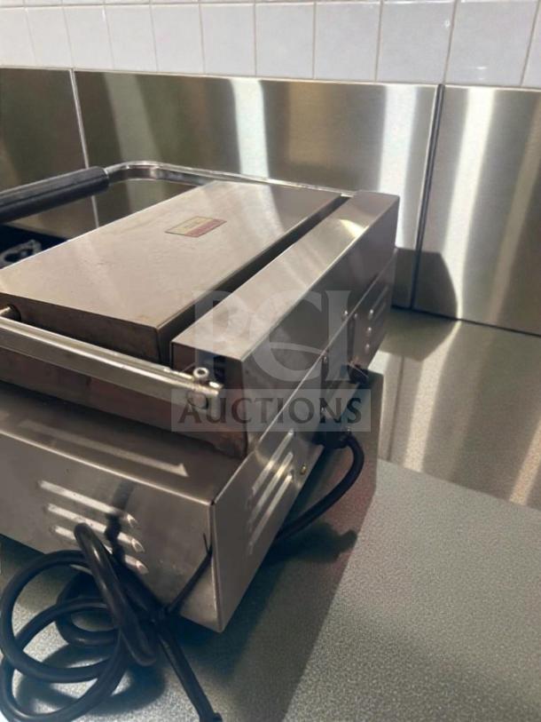 Adcraft countertop panini grill in excellent condition, stainless steel, UL listed, fully tested, model ADC-S-GRILL-0560.