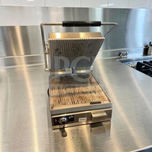 Star PGT14IE commercial Panini press, outstanding condition, single grill with cast iron grooved plates, fully tested.