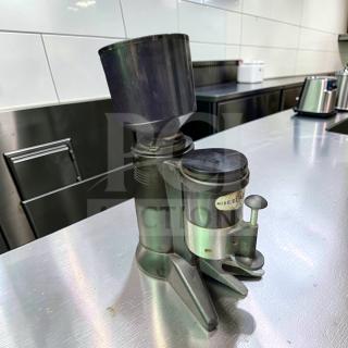 OBEL Mito ATR M64 commercial coffee grinder, Italian make, 120V, exceptional condition, burr grinder, fully tested and operational.