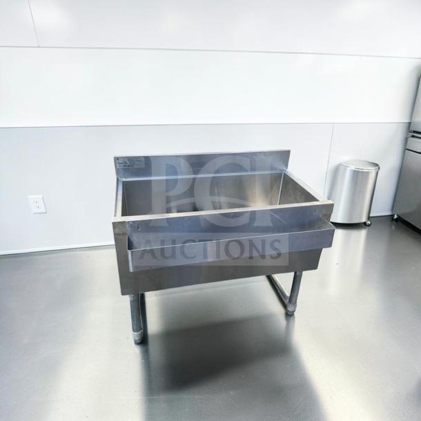 Advance Tabco SLI-12-36-7 underbar ice bin, stainless steel, 36" with 7 circuit cold plate, superior condition.
