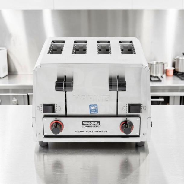Elite condition Waring Commercial WCT850 4-slice heavy duty toaster with dual control for bread and bagels, 208V, fully tested.