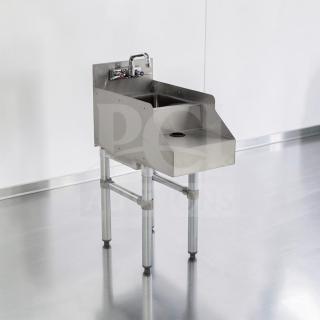 Advance Tabco SL-RS-18 stainless steel blender station with 18x23” sink and faucet, in superior condition for commercial use.