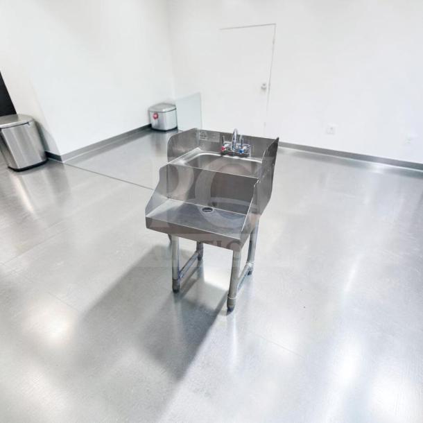 Advance Tabco SL-RS-18 stainless steel blender station, 18"x23" dump sink, faucet, commercial bar prep unit, excellent condition.