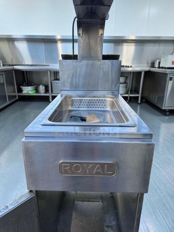 Stainless steel Royal Range commercial fryer base, excellent condition, model ROY-M-FRY-0915, fully tested, embossed "ROYAL."