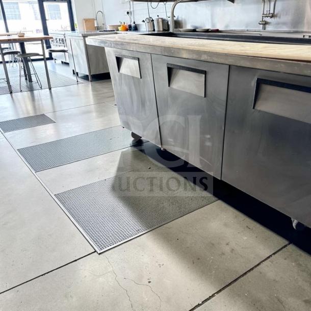 True TSSU-72-30M-B-ST-HC 72” Mega Top Sandwich Prep Table in excellent condition, refrigerated base, fully operational.