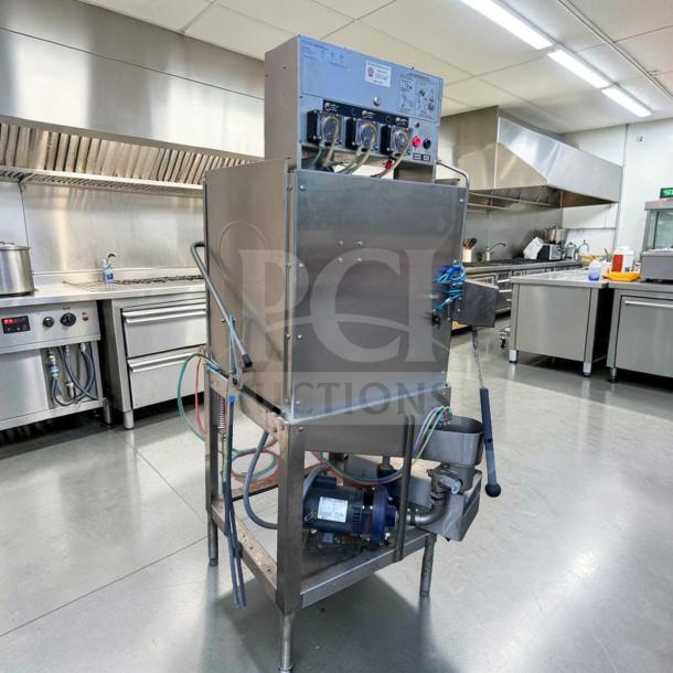 Pristine ADS AF-ES Energy Star pass-thru dishwasher, 2-door, single rack, low temp upright, fully tested, excellent condition.