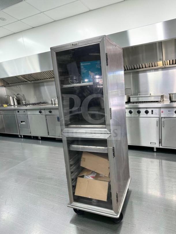 Lockwood CA72-RR18-R NSF enclosed aluminum tray transport cabinet. Mobile, excellent condition, fully inspected. Made in USA.