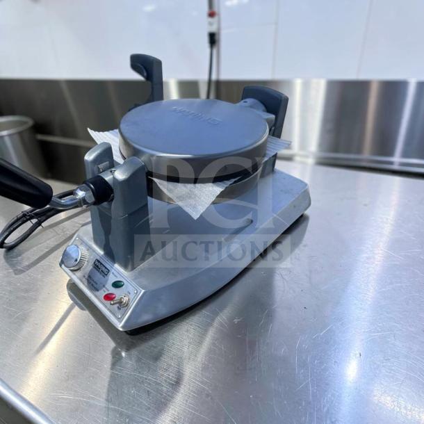 Waring WW180X Belgian waffle maker, prime condition, single grid, heavy-duty, 120V, fully tested, operational.