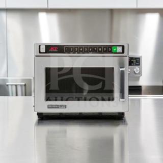 Amana MDC182 Menumaster commercial microwave oven, 1800W, 208-240V, in exceptional condition, fully tested.