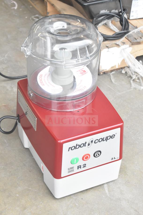 Brand new Robot Coupe R2BCLR 3 Qt food processor, scratch and dent condition, 1 hp, 120V, 1 phase, clear batch bowl.