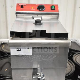 Avantco 177F200 15 lb. electric countertop fryer, medium-duty, 208-240V, new scratch and dent, visible brand marking.