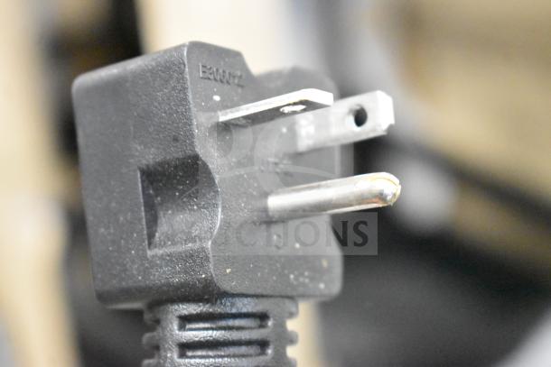 Close-up of electric plug for the Avantco 177F200 15 lb. medium-duty countertop fryer, 208-240 volts, 1 phase.