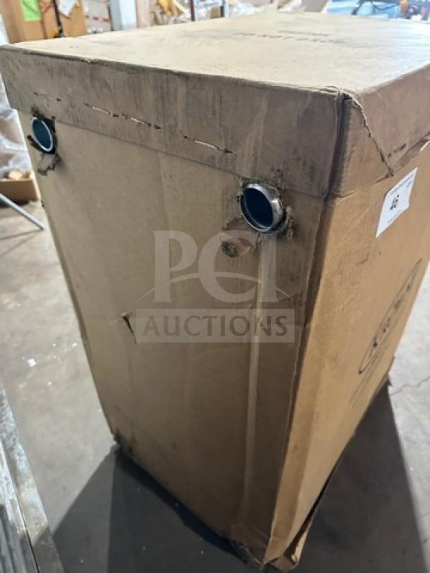 Krowne KR19-M36L all stainless steel insulated ice bin in original box. Brand new with cold plate and bottle holder.