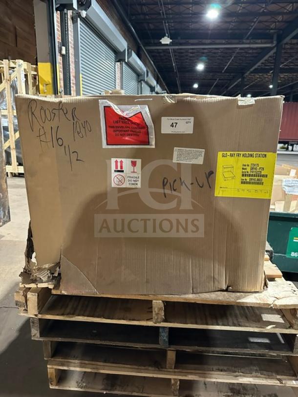 New Hatco GRFHS-PT26 Counter Top Crisp-N-Hold Warming Station in box. Labels indicate model, handling instructions.