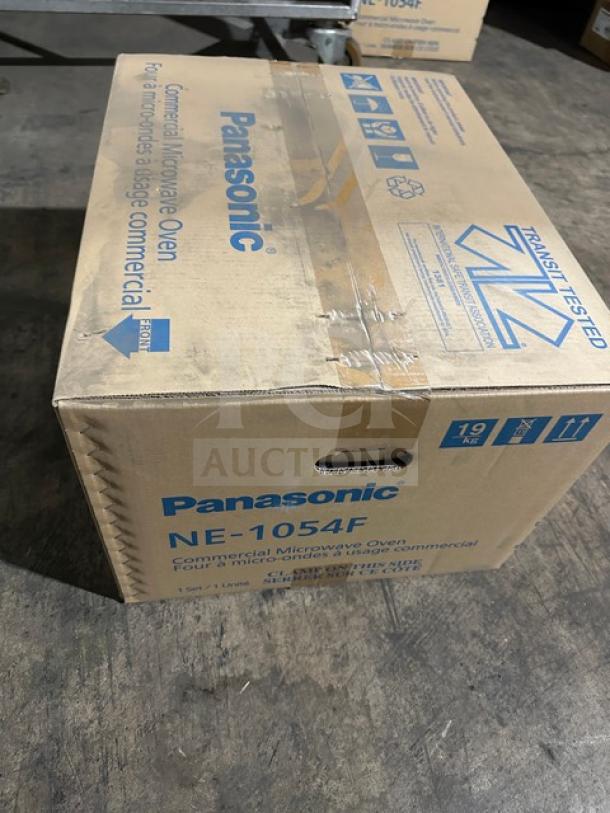 Brand New Panasonic NE-1054F Commercial Microwave Oven in box, with touchpad, 115V 1 Phase.