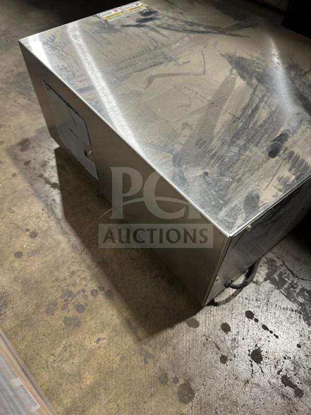 APW Wyott BW20 stainless steel bread warmer, model BW20, new condition, 115V, single drawer, robust build.