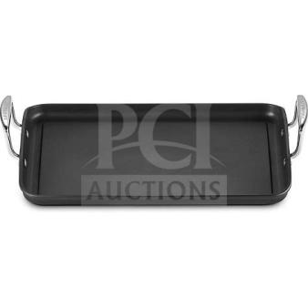 Alt text: Le Creuset non-stick rectangular grill pan, 35x25 cm, brand new with handles, ideal for commercial use.